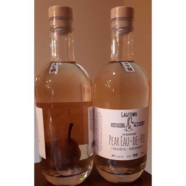 Pear Eau-de-vie with Pear in Bottle